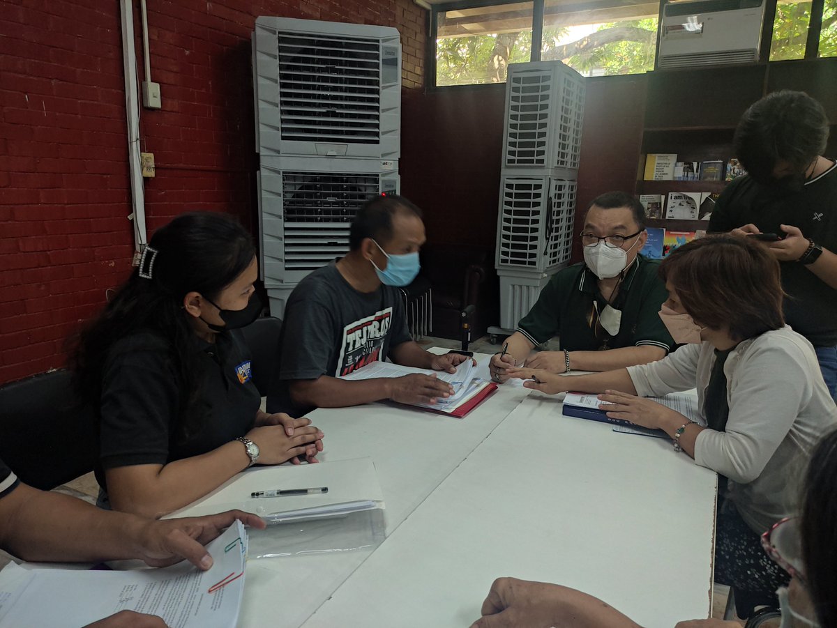 katribu_natl's tweet photo. ICYMI: Bago ang paggunita ng ika-50 anibersaryo ng Batas Militar, ang mga delegado mula sa rehiyon ng Ilocos ay nagpunta sa pambansang opisina ng Commission on Human Rights upang maghain ng kaso ng harassment laban sa mga pwersa ng estado.

#NoToRedtagging
#StopTheAttacks https://t.co/9TYh49tG8b