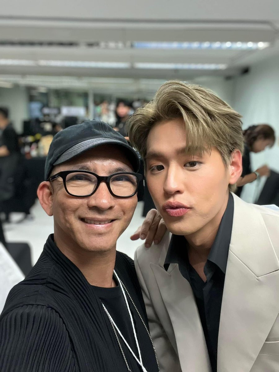 bkpp_daily's tweet photo. 🗓22/9/22
📸kookkaii thirin
บิวกิ้นกับพี่ไก่ แห่ง The lounge hair salon💖💖
🔗 https://t.co/1hOFk7fnjh
VVONxBillkin
#VVONxBKPP
#bbillkin
#CONSTANTVV #BIFW2022 https://t.co/7TUA1PBXER