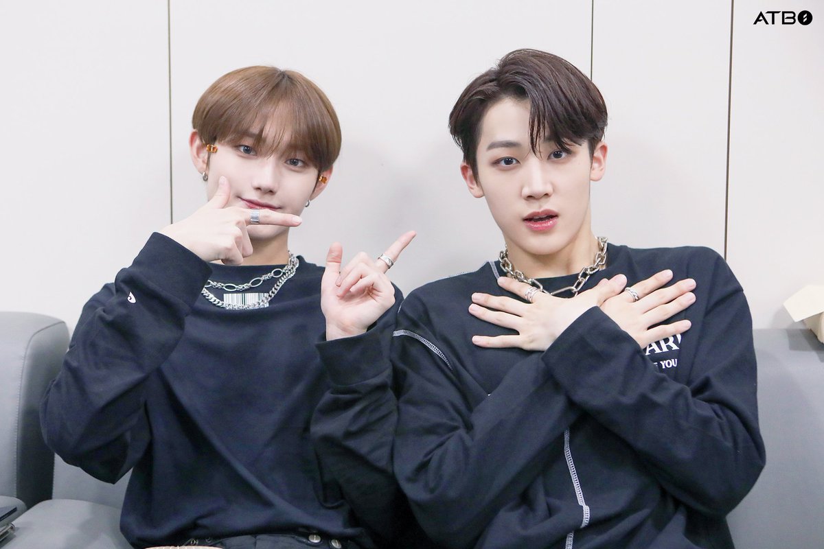 ATBOSPAIN's tweet photo. [📸] 220925 

ATBO DEBUT ALBUM [The Beginning : 開花] Detrás de escenas 🚤

UNIT

#ATBO #에이티비오
#TheBeginning_開花
#Monochrome_Color
#Monochrome ➫ #Color https://t.co/LXTg7jKxOy