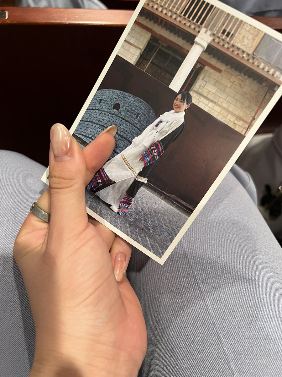 miwadidas's tweet photo. #REVIVAL 最高！！！！

4年振りFaithから腕を持ってかれ、don't cry anymoreに心を打たれ、chAngE→again×againで暴れ回り愛を叫び、Love🫰でしっかりシンクロし、Who I amで心を救われ、we are the lightで私の光になってくれた #miwa 大好きだーー！！！！！！！

ウキウキで写真撮ってもろたー！！ https://t.co/I4C1ROKHFB