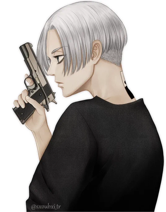 黒髪の次は白髪ショート……というか梵天軸のマだな  