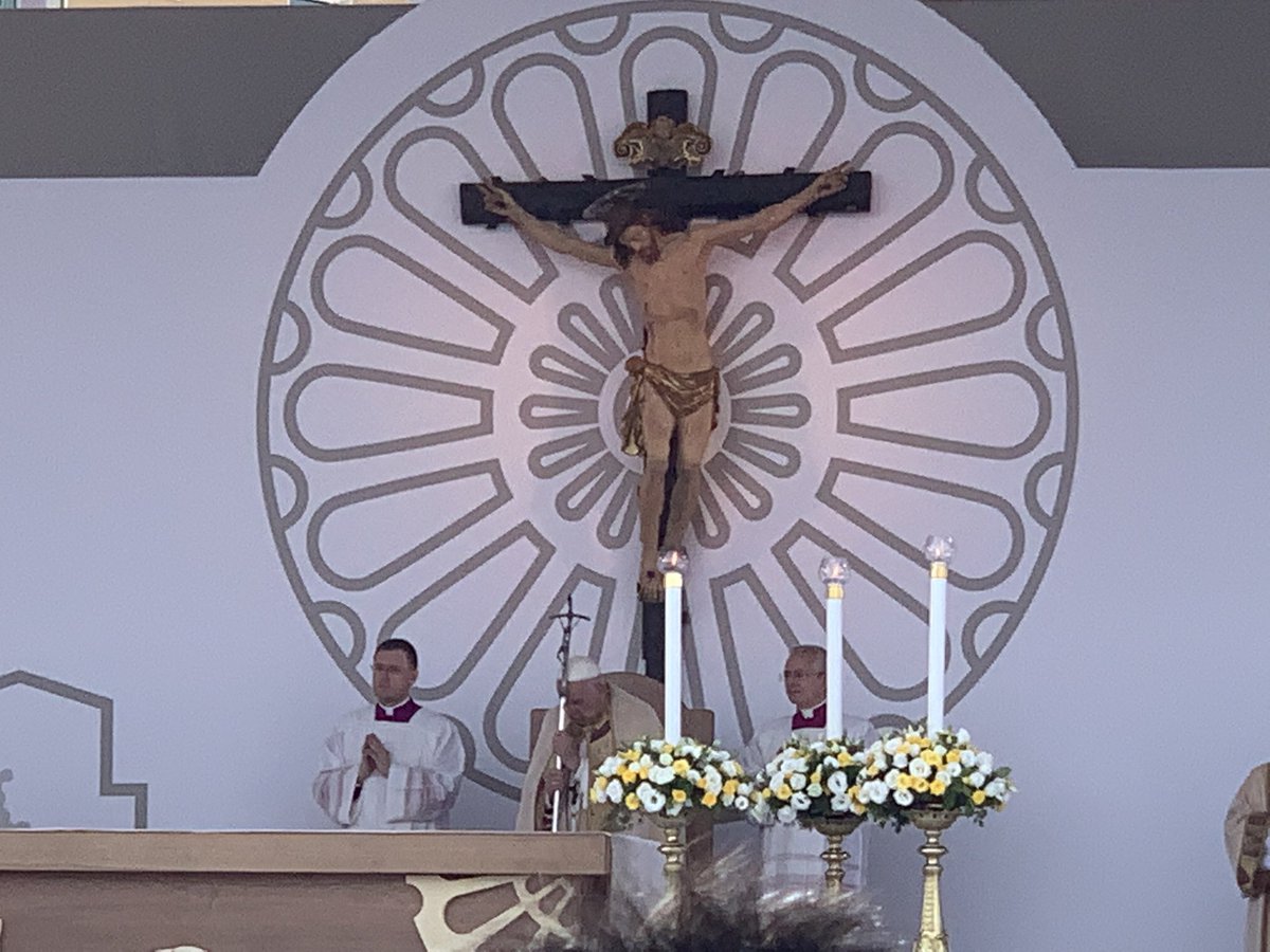 PDimatteo8's tweet photo. "Torniamo al gusto del pane. Per una Chiesa eucaristica e sinodale”
Papa Francesco a Matera | Giornata conclusiva del XXVII Congresso Eucaristico Nazionale.

#PapaFrancesco
#Matera
@Rotondella500 https://t.co/piQBKPlN6q