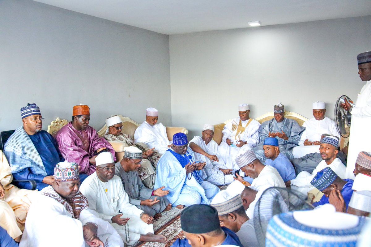 bukolasaraki's tweet photo. Earlier today,  I joined Alhaji @Atiku Abubakar and other well-wishers for the Fidau prayers held in honour of his aide, Mallam Abdullahi Nyako. https://t.co/fZeZVd8BhF