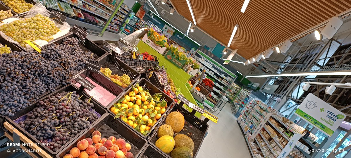 jaccocharite's tweet photo. Shopping in Moscow, I know how you guys like to see our supermarkets😁☺👍🏻

Early Sunday afternoon, quite bad weather today. 

1/ https://t.co/a01ye8sOBc