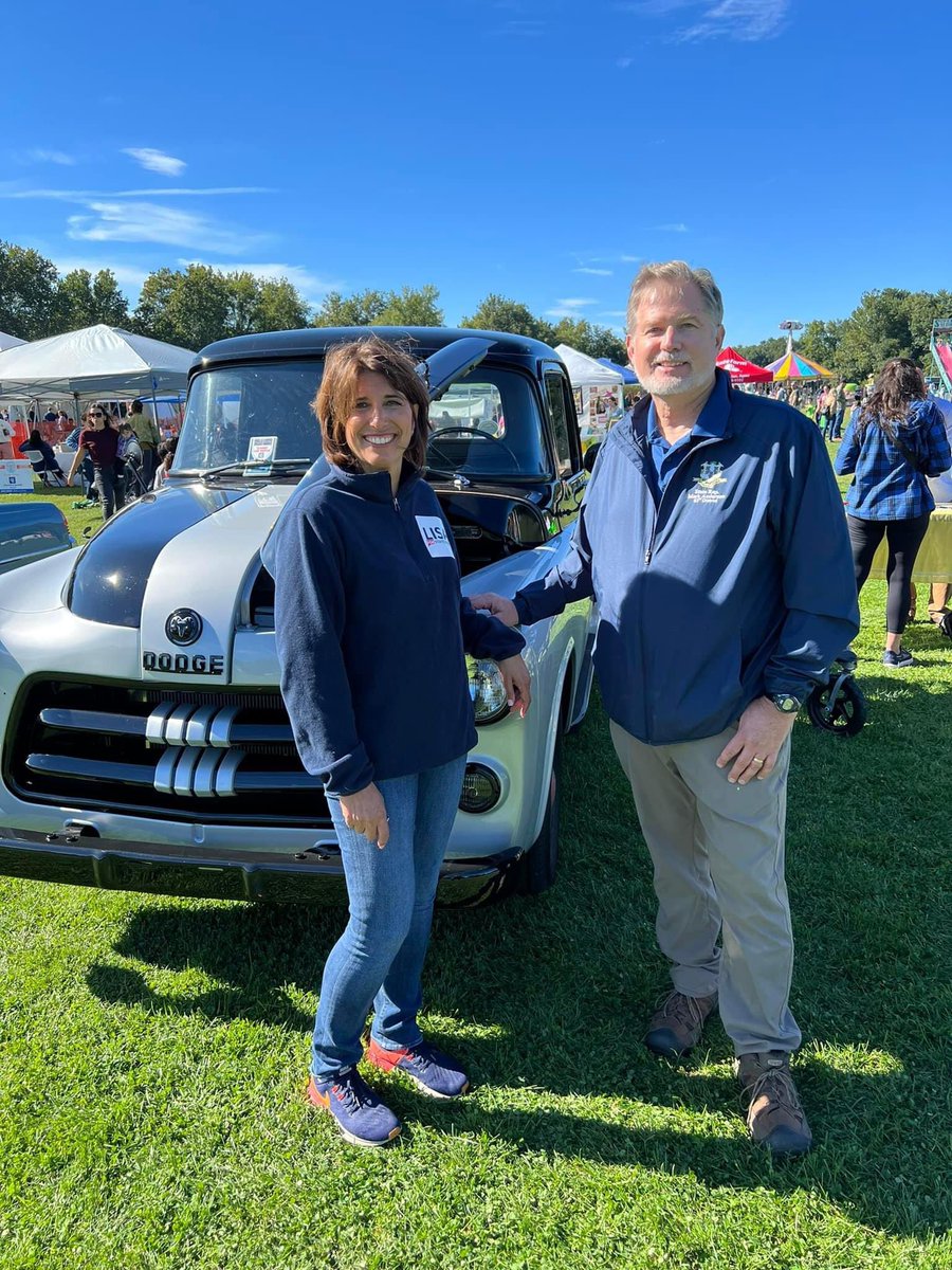 Senator Lisa Seminara (@senatorseminara) on Twitter photo It’s been a busy few days. I had the pleasure of meeting with the Young Republican Club of Simsbury HS with <a href="/MikePaine4CT16/">Mike Paine for Simsbury</a> and <a href="/amystef/">Amy Stefanowski</a>. Had breakfast with Amy at Beanz & Co. Attended Celebrate The Valley with @mark4ct and Cynthia Becker and sprinkled in some door knocking! It’s been a busy few days. I had the pleasure of meeting with the Young Republican Club of Simsbury HS with <a href="/MikePaine4CT16/">Mike Paine for Simsbury</a> and <a href="/amystef/">Amy Stefanowski</a>. Had breakfast with Amy at Beanz & Co. Attended Celebrate The Valley with @mark4ct and Cynthia Becker and sprinkled in some door knocking!