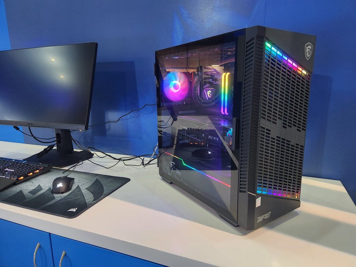 DaddyCOolZA's tweet photo. You know yah boi can't say no to possibly winning a massive PC upgrade sponsored by @msigaming and @VSGamingWorld and built by the awesome @PCBuilderZA #GAMEONDAYONE #PCBUILDPRIZE https://t.co/XLtYWcn2YZ