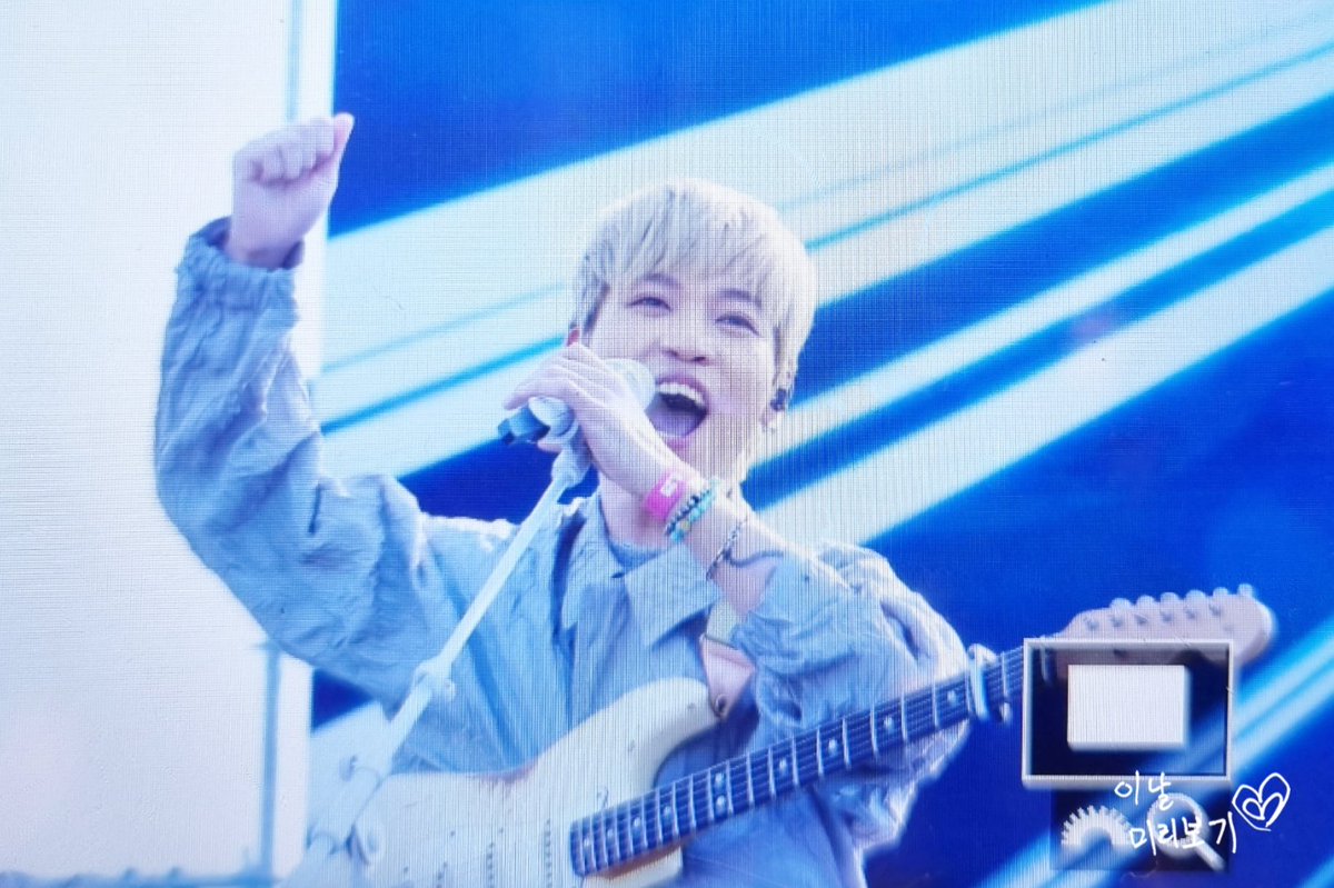 940915_days's tweet photo. 220925 <렛츠락페스티벌> 미리보기

마이아기락스타🎸

#이주혁 #밴드기프트 #기프트 #gift #렛츠락페스티벌 https://t.co/tbM6Ya7C2o