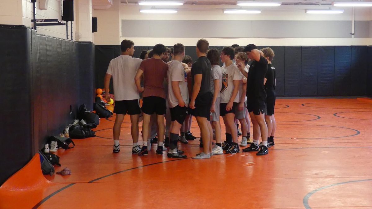 wrestlingbphs's tweet photo. Review of the Blackhawks Preseason this far: Aug 1 - Off-season works began, Battle in the Burgh Team, All-American Clinic and Comunity Day #BPWrestling #CreatingaFamily #TrainWorkWin https://t.co/mdnt9MZERT