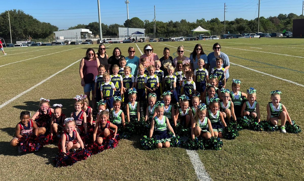 MrsBBondy's tweet photo. Sampson strong today at our flag football game! These kids were so excited to see their favorite people come cheer them on! 💚@1stgradesampson @KinderSampson https://t.co/t6na83hAlo