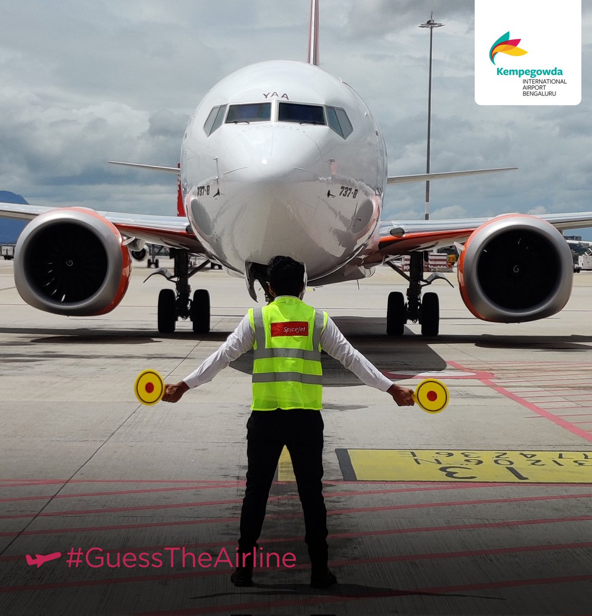BLRAirport's tweet image. Guiding our newest friend to their spot on our tarmac. Can you guess the airline ?
#BLRAirport #GuessTheAirline #airplane #aviation #aircraft #avgeeks