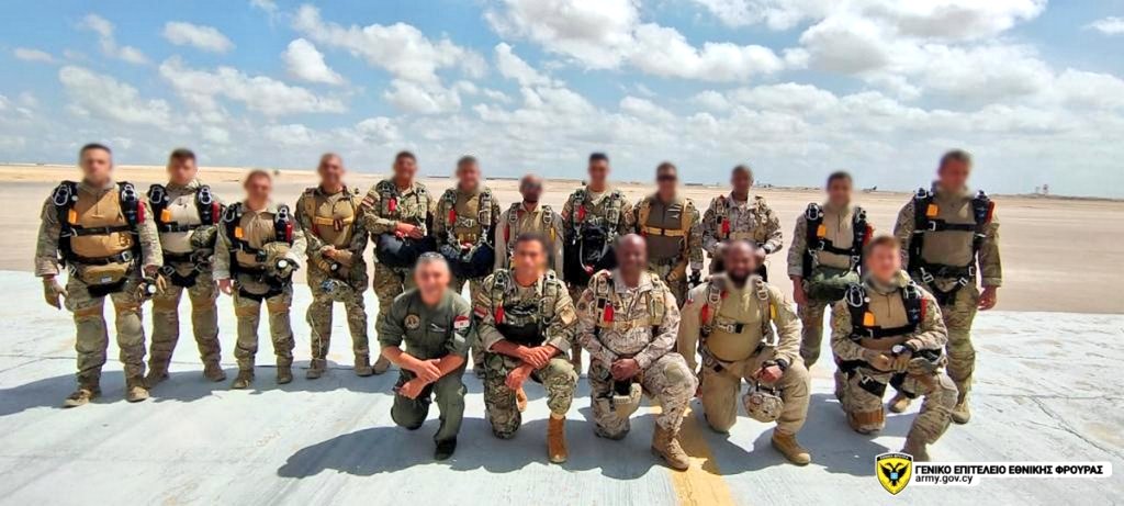 Kellar999's tweet photo. #Egyptian Paratroopers with their #Saudi , #Cypriot and #UAE counterparts during  #Hercules2 Exercises
#Egypt #SaudiArabia #Cyprus https://t.co/3ZUpVP2HCV