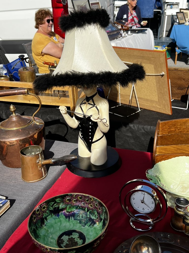 Oh my god, can’t believe I met <a href="/smintyd/">SMINTY</a> earlier, she didn’t say much though #DragRaceUK