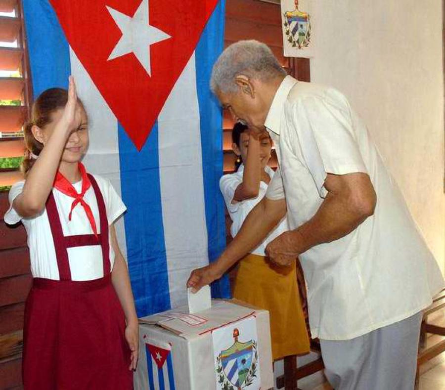 Hoy #Cuba se viste de gala tras el desarrollo del #VotoSi  por el nuevo código de las familias.
#GuerrillerosVillaclareños @YaneidisGonzal3
@ErnestoM2004 
@AidisleyR 
@AdonyRguezJ