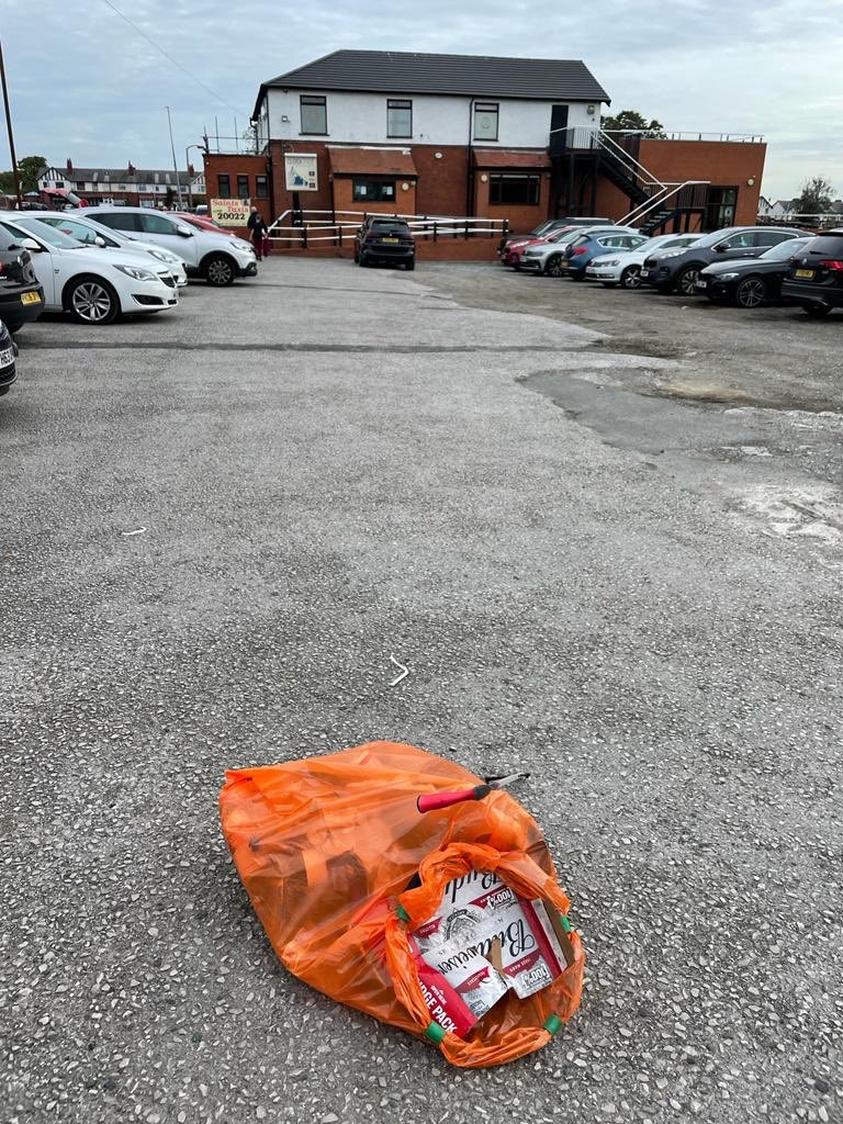 ‘Clock Rec’ 🧹 🗑 This morning. It’s what we do <a href="/ClockFaceMiners/">ClockFaceMinersARLFC</a> <a href="/sthelenscouncil/">St Helens Borough Council</a> <a href="/KeepBritainTidy/">Keep Britain Tidy</a>