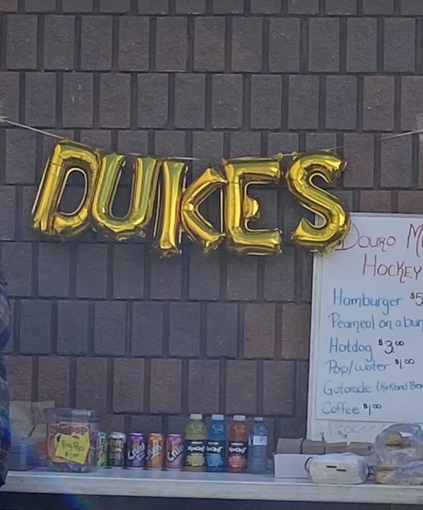 DouroH's tweet photo. Dukes’ Kick off day was a huge success! Thank you to everyone for your support! Wishing our Dukes a great 2022/23 season!#GoDukesgo! @HometownHockey #Redhats https://t.co/HS0DgL8ijy