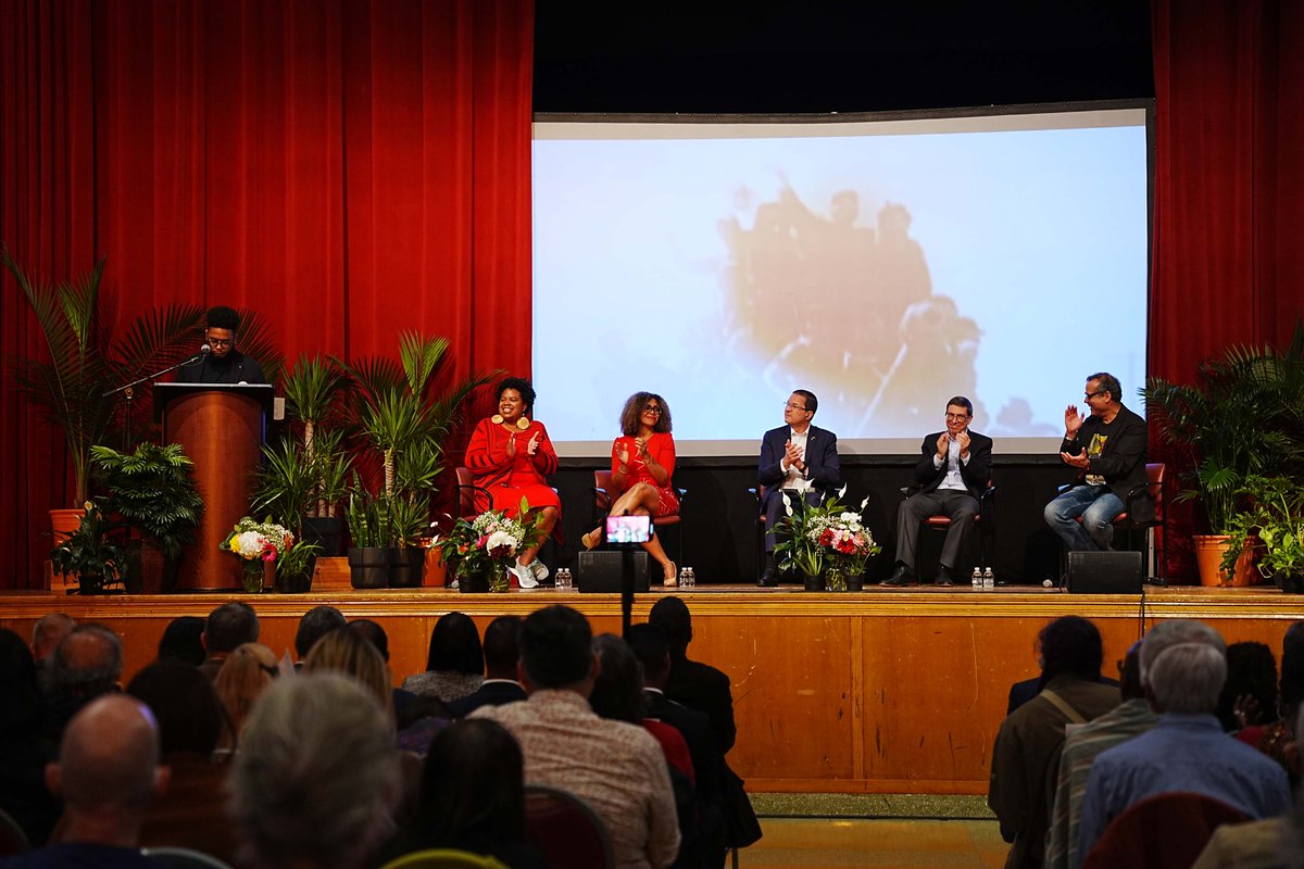 Formidable acto de solidaridad en la comunidad de Harlem, Nueva York. Se denunció allí la hipocresía de la democracia burguesa y la agresión del imperialismo contra los pueblos del mundo, incluyendo el bloqueo económico contra #Cuba. #MejorSinBloqueo #ByeByeBlockade