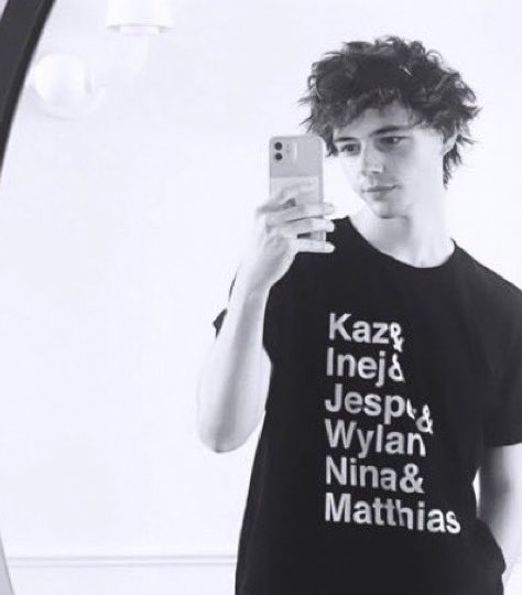 verscuderia's tweet photo. soctwt is active again so i need amita and kit to post a picture of them wearing the six of crows shirt to complete this https://t.co/nHeynmPs8F