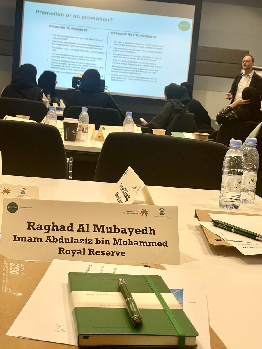 Raghad_phys's tweet photo. اليوم الأول وطموح بلا حدود 🇸🇦✨
#قيادات_نسائية_2030 @WLeaders2030 
#رؤية_السعودية_2030
#برنامج_التحول_الوطني https://t.co/NTnW4xVAwi