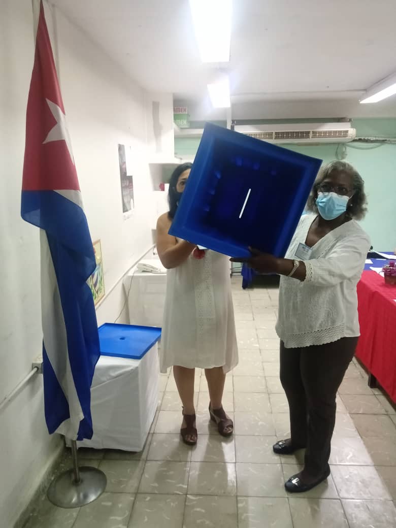 Una imagen 📷 que dice " La transparencia del Sistema Electoral Cubano 🇨🇺" #CódigoSí #SoyCederista