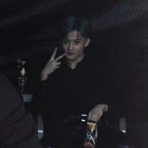 — calo tiket

mark lee few tweets au
©flowermwel