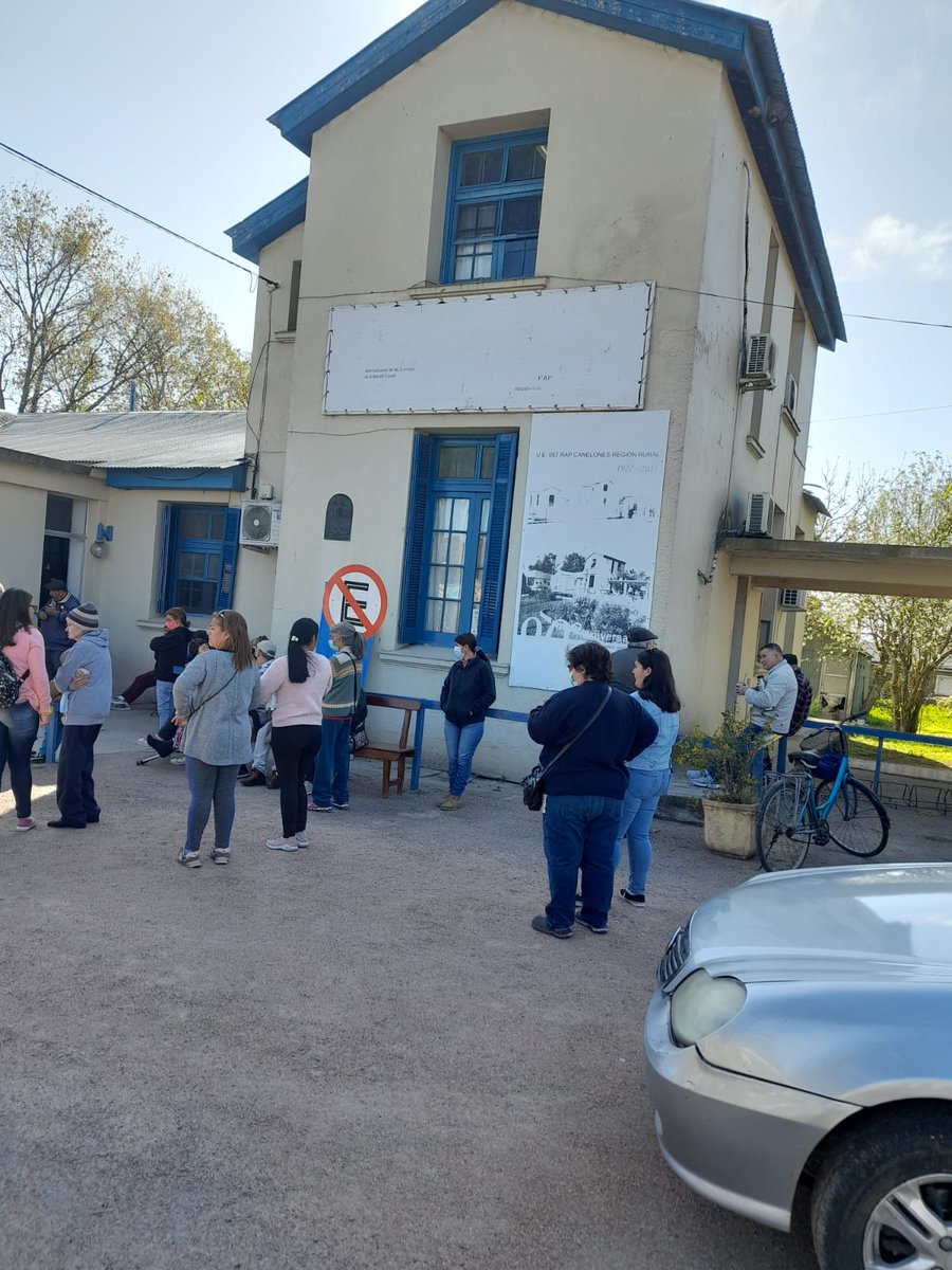 UyCubacoopera's tweet photo. Exitosa pesquisa oftalmológica en el Centro Auxiliar "San Ramón", de Canelones, durante la mañana sabatina del 24 septiembre.
Ejemplo de Hermandad y solidaridad🇨🇺🇺🇾
#CubaCoopera #CubaPorLaSalud 
@unidad_central.
@MINSAPCuba @MSPUruguay  @BpsErjp  @EmbaCubaUruguay https://t.co/fGwXw9DMFb