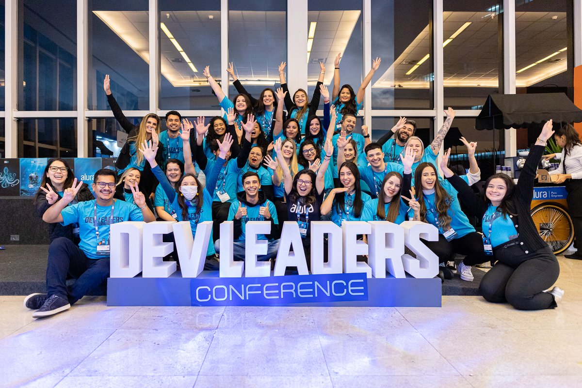 AluraOnline's tweet photo. Fica aqui, em nome de toda a Alura, nosso agradecimento para todas as pessoas, patrocinadores e palestrantes que fizeram parte disso. 

Esperamos vocês nas próximas edições! 💙 https://t.co/YAK1S86KAi