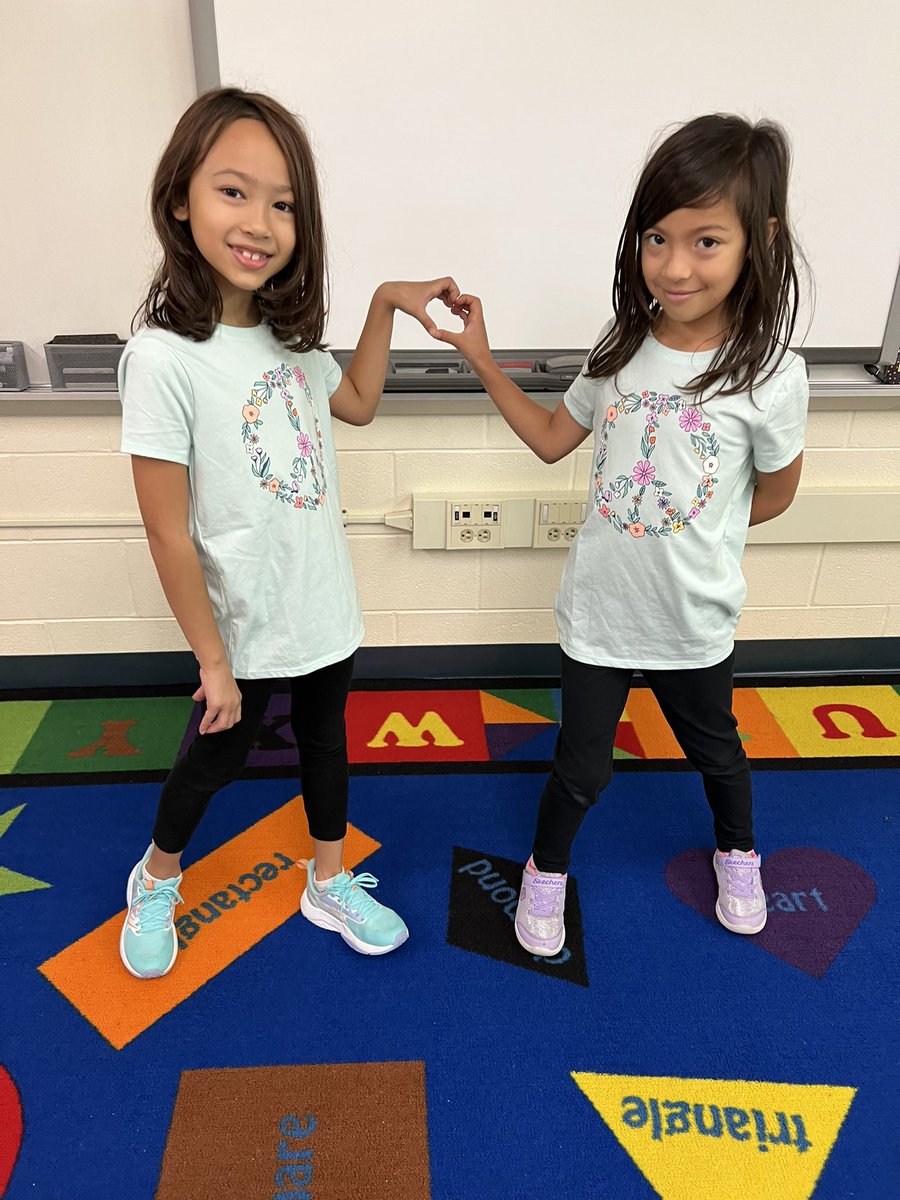 MsErath_LAES's tweet photo. Twin day during Fall Spirit week! @LakeAnneES https://t.co/yRq51wD12h