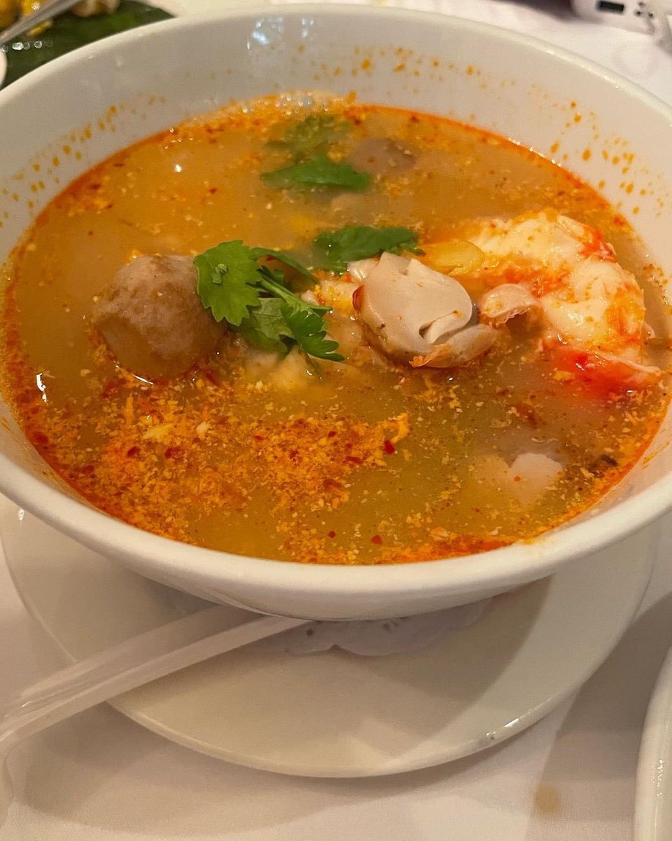 Exyquisite's tweet photo. Best dindin goes to... Wait, I know there were four dishes that I show you here but four of them deserve to get the best dinner award during my stay in Bangkok! https://t.co/0MYfyh4nJZ