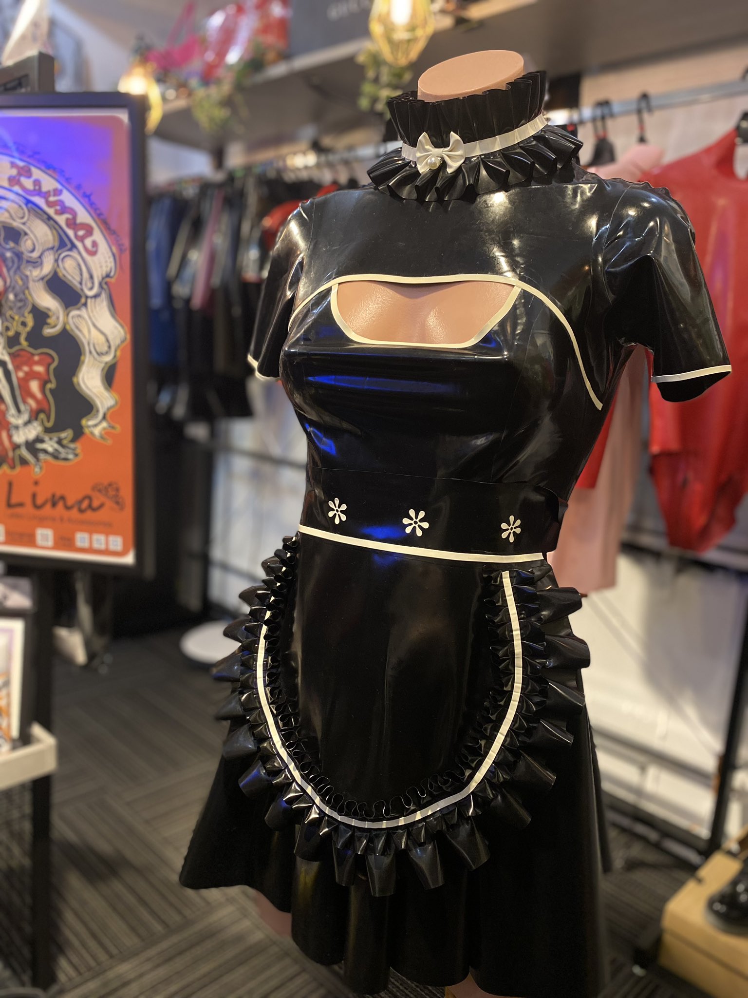 エルベース(L-BASE)ラバーキャットスーツ クロリネーション加工