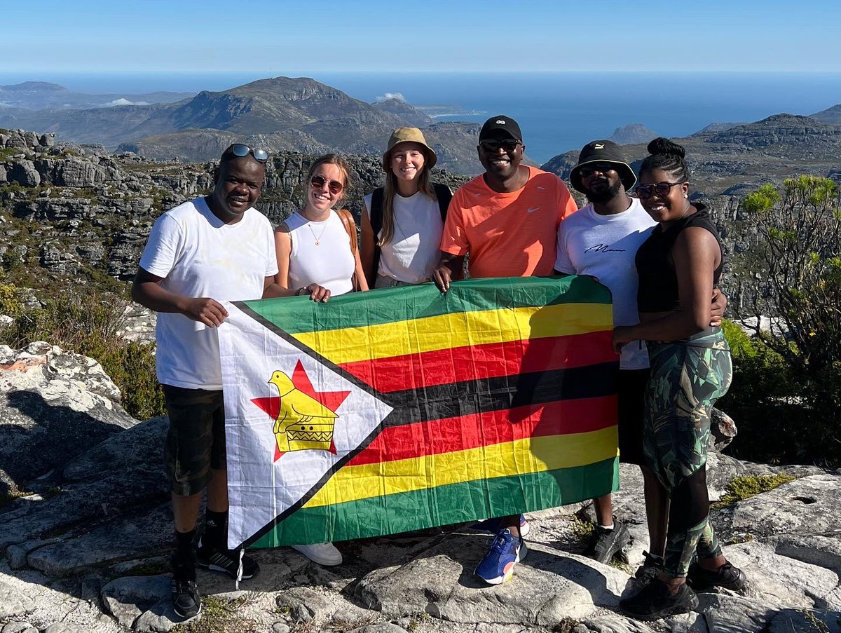 farai_nhakaniso's tweet photo. All the way UP to the TOP!
#climbedtablemountain ππΎπ₯
New 7 Wonders of Nature - Table Mountain, Cape Town.
Hoerikwaggo | Tafelberg | Table Mountain |
#tablemountain #tablemountainview #climbedtablemountainlikeaboss #ididit #2022 #bucketlistadventures #capetown #southafrica https://t.co/NFPBmvUGGy