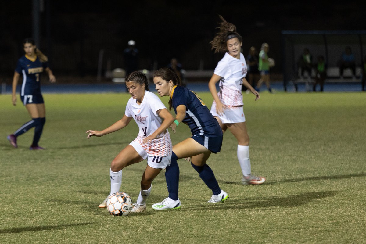 See the recap as (2) Aztecs Women's Soccer earned its 6th shutout win in 7 games. Delaney Buntin had her 2nd hat trick of the season (8 goals on season). Caitlyn Maher finished with 2 assists. Photos by Stephanie van Latum #PimaSoccer #AztecTough
pimaaztecs.com/sports/wsoc/20…