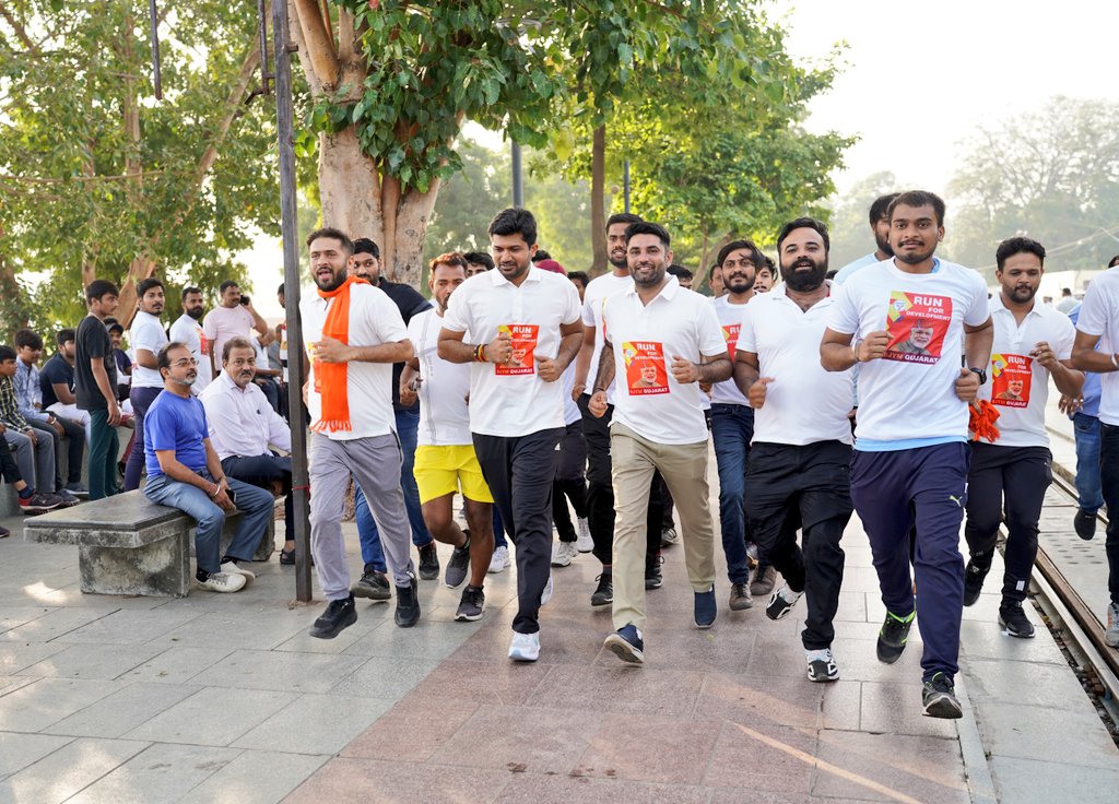 DrPrashantkorat's tweet image. Marathoning, The triumph of desire over reason.

📍 Kankaria Lake, Ahmedabad 

#RunForDevelopment 🏃🏻🚩