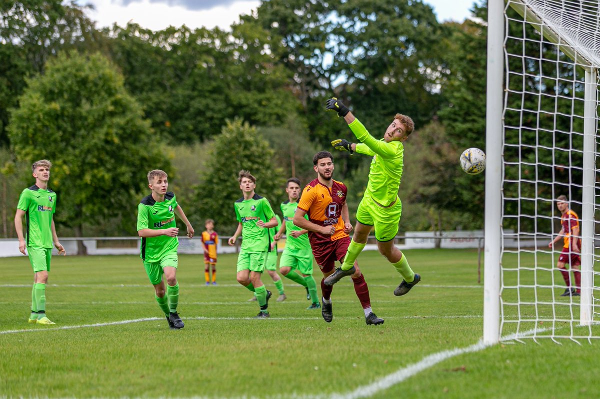 MikeJam33906326's tweet photo. A few snaps from yesterday’s @SWALInfo match between @CardiffCorries and @Garw_SBGC where the hosts came out 7-0 winners! #swal https://t.co/QK1HetS1TC