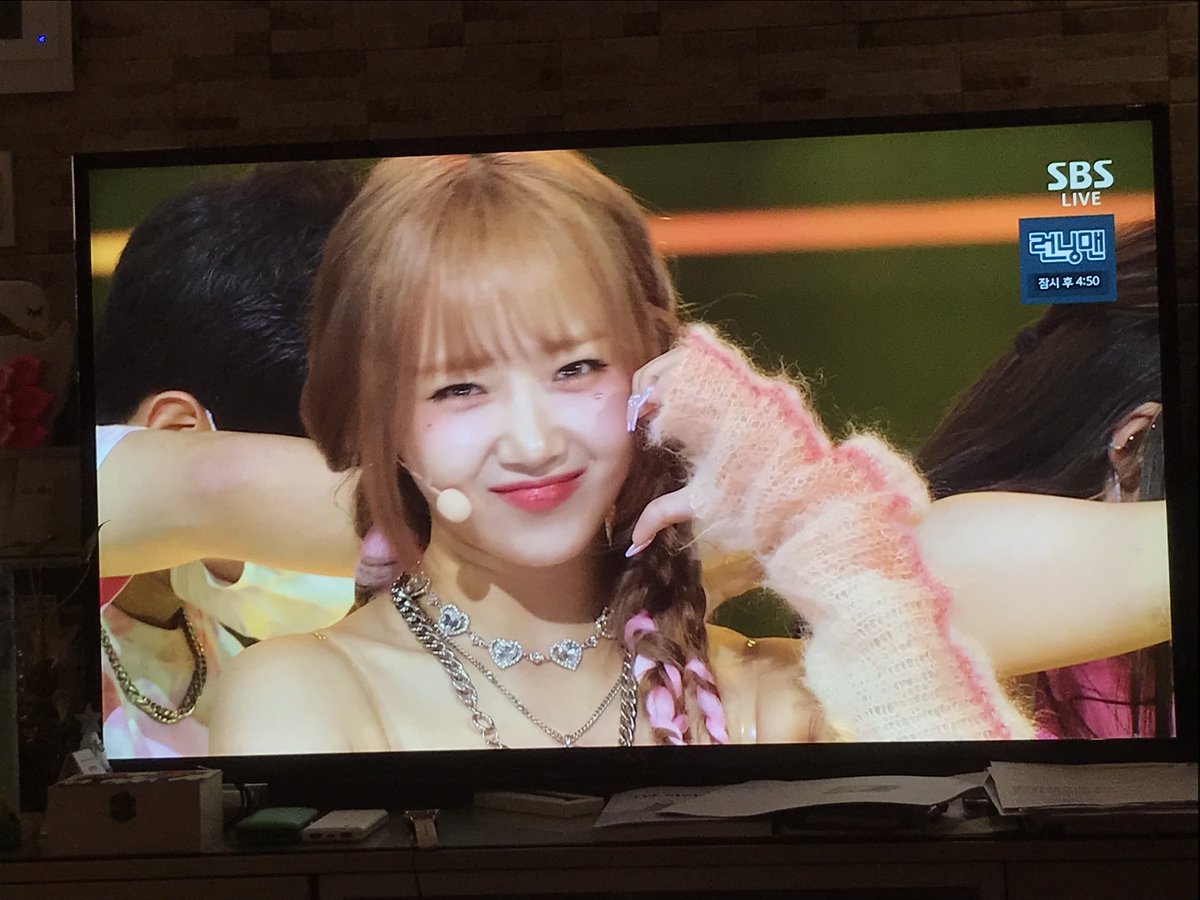astrochdrhdrP's tweet photo. 유정씨. 이쁘시.내요. 활동.화이.팅! https://t.co/6t8oLyJ4ho