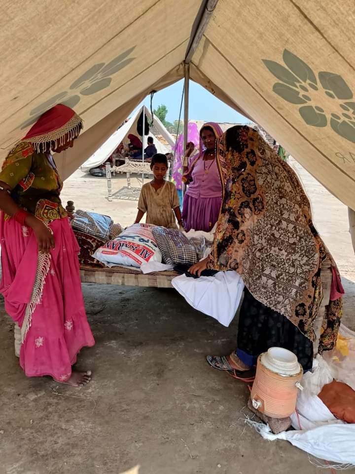 LahoreUhe's tweet photo. A humble contribution of UHE Lahore for rehabilitation of Flood-affected areas with the collaboration of Ali Zafar Foundation. We are happy, tents are installed and 100 affected Families are living in tents. @GovOfPunjab @AliZFoundation @kanwal15 @punjab_hed https://t.co/207VmIi5kU