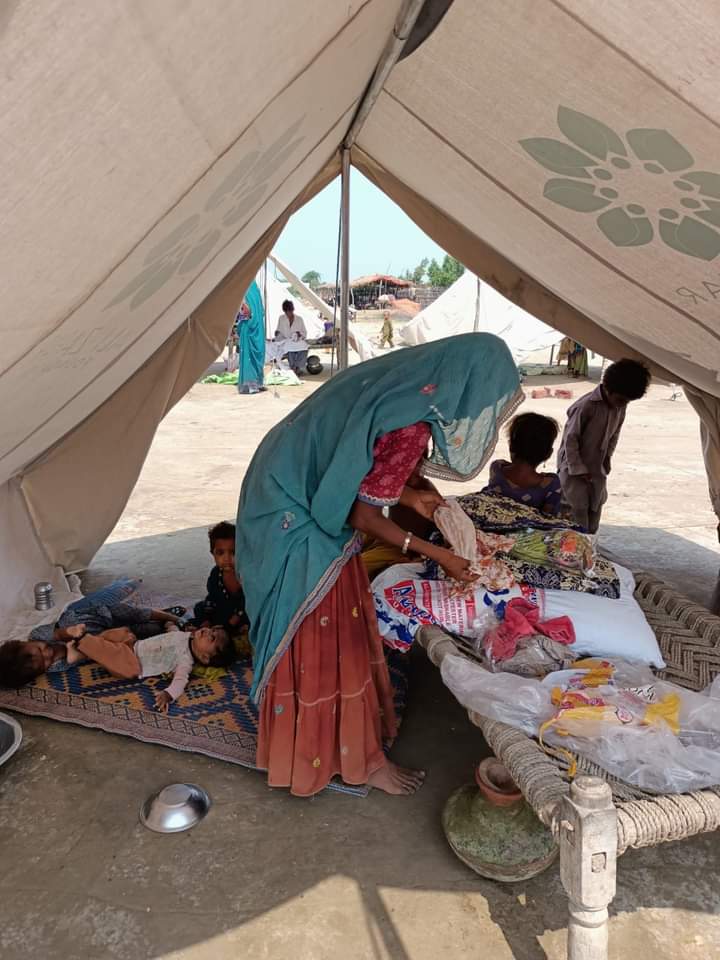 LahoreUhe's tweet photo. A humble contribution of UHE Lahore for rehabilitation of Flood-affected areas with the collaboration of Ali Zafar Foundation. We are happy, tents are installed and 100 affected Families are living in tents. @GovOfPunjab @AliZFoundation @kanwal15 @punjab_hed https://t.co/207VmIi5kU