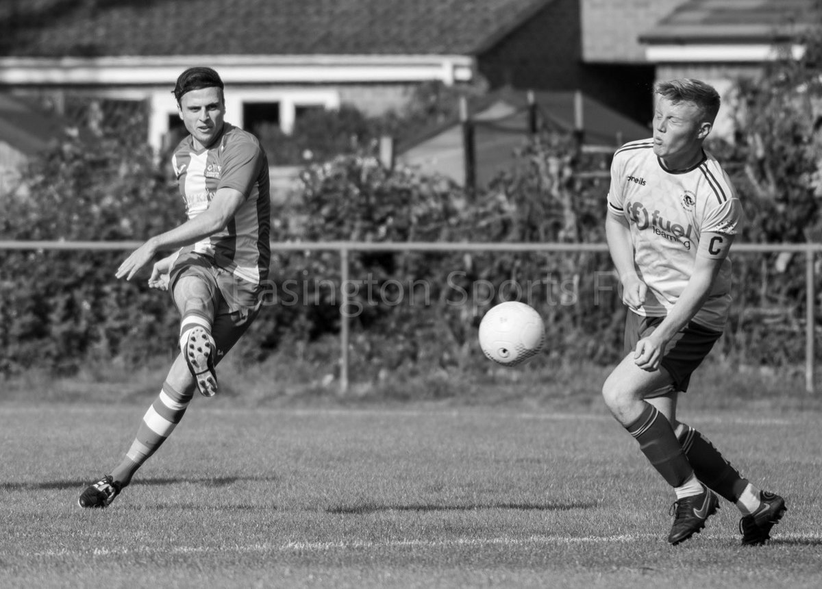 Sports_ESFC's tweet photo. More pictures from yesterday’s victory over @BadgersUcl can be found here 👉 https://t.co/SuVe4DzGfZ 
@NonLeagueCrowd @UCLFanZone @utdcos @PuritansRadio @OxOnFootball #nonleague #theclan https://t.co/JZrIL29Mfo