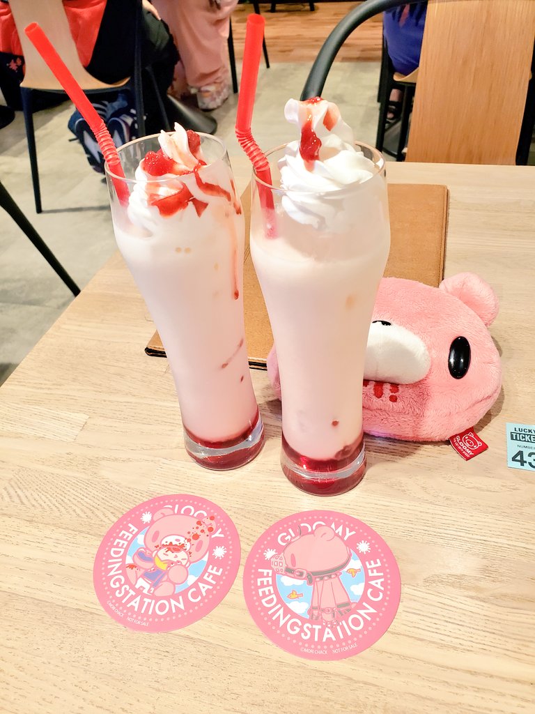 mokyumokyu99's tweet photo. 森チャック先生のファンイベントHTZ に参加してきました!
グルーミーがたくさんで最高に良き空間で楽しかったし
何より初めて森チャック先生にお会いできて最強に嬉しかった(´;ω;`)♥♥
同席だったお優しいファン様のおかげで、先生とツーショも撮れて感無量でした!😭💗
#htz21 https://t.co/afuonvudtf