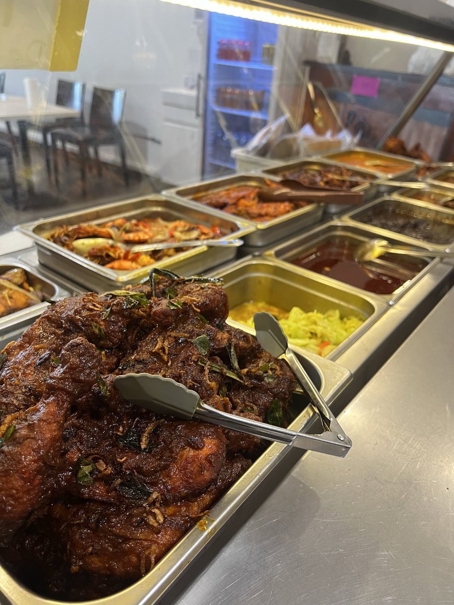 ShahnaszAzman's tweet photo. @iliism Vibe Mamak Di Australia. https://t.co/H5EFThhyPA