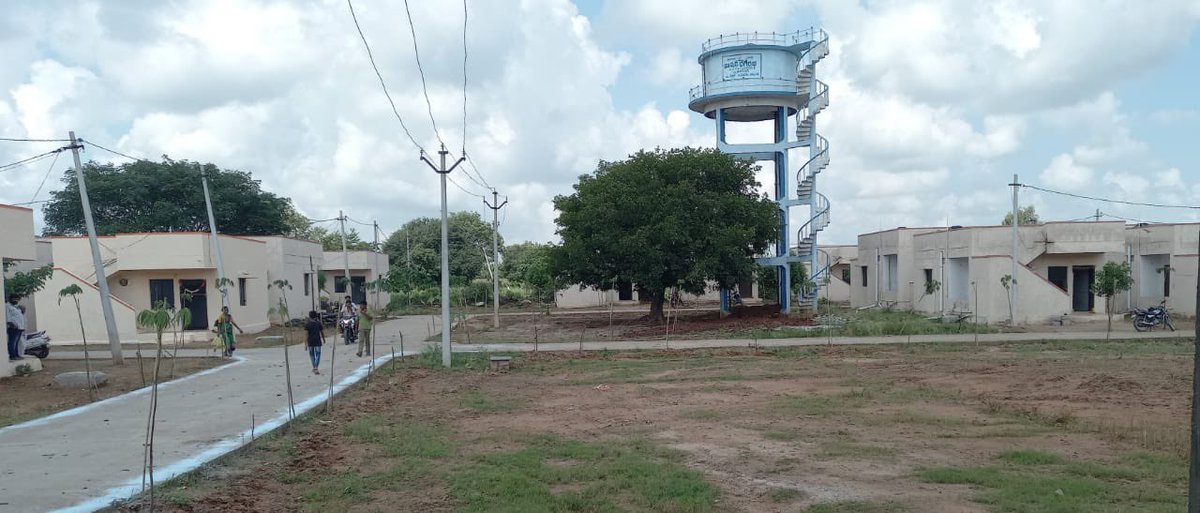 mb_telangana's tweet photo. Hon'ble Minister Sri. Harish Rao along with Hon'ble Home Minister Sri. Mahmood Ali inaugurated 2BHK housing colony and #MissionBhagiratha drinking water supply to it today at Thunikikalsa village of Wargal in Siddipet.

@SmitaSabharwal @DayakarRao2019 
@trsharish @mahmoodalitrs https://t.co/jtGnGF2eRM