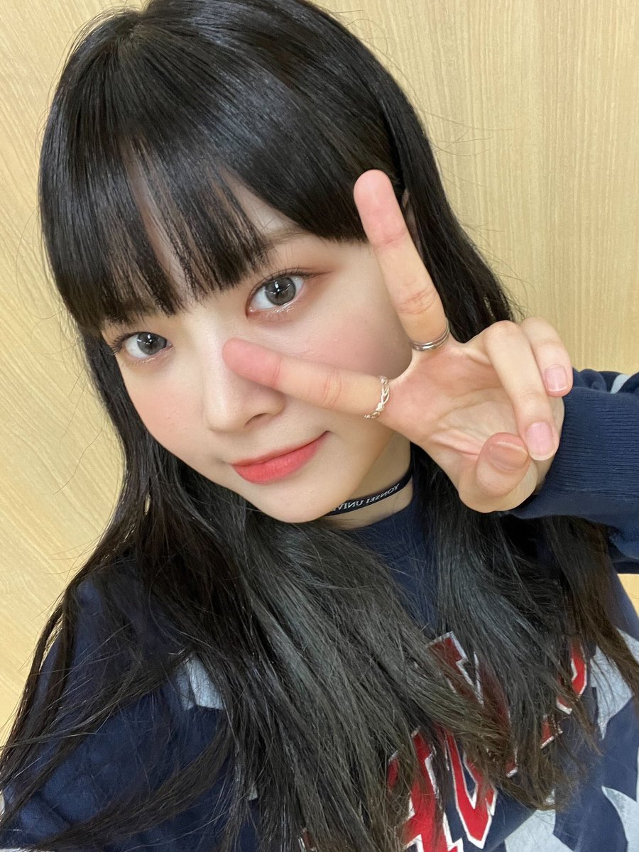 eunchahong's tweet photo. Cut my bangs for Akaraka yesterday! Think this was our first ever university festival so we were super excited 😜 The girls and I had an amazing time yesterday and I hope everyone too, you guys were awesome! https://t.co/lIi732vkaV