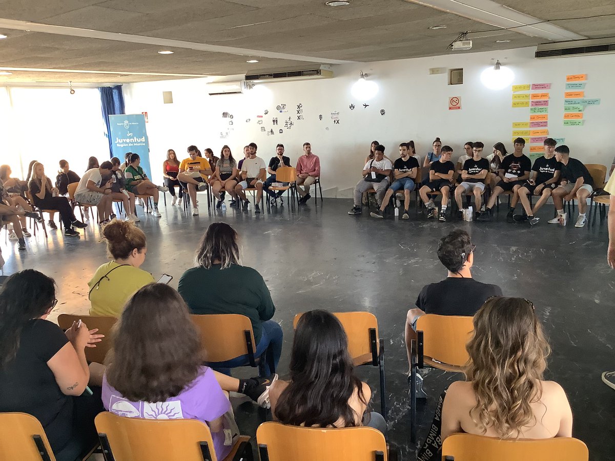 JuventudSJavier's tweet photo. @CazallaIntercultural El proyecto #DialGo enmarcado en @EUErasmusPlus de @mundojovenRM dentro del #diálogoEstructurado acerca de las demandas de la juventud a los políticos. Este finde encuentro en @AlberguesREAJ #Calarreona:Jóvenes y técnicos de diez municipios. https://t.co/f67IjeXxUy