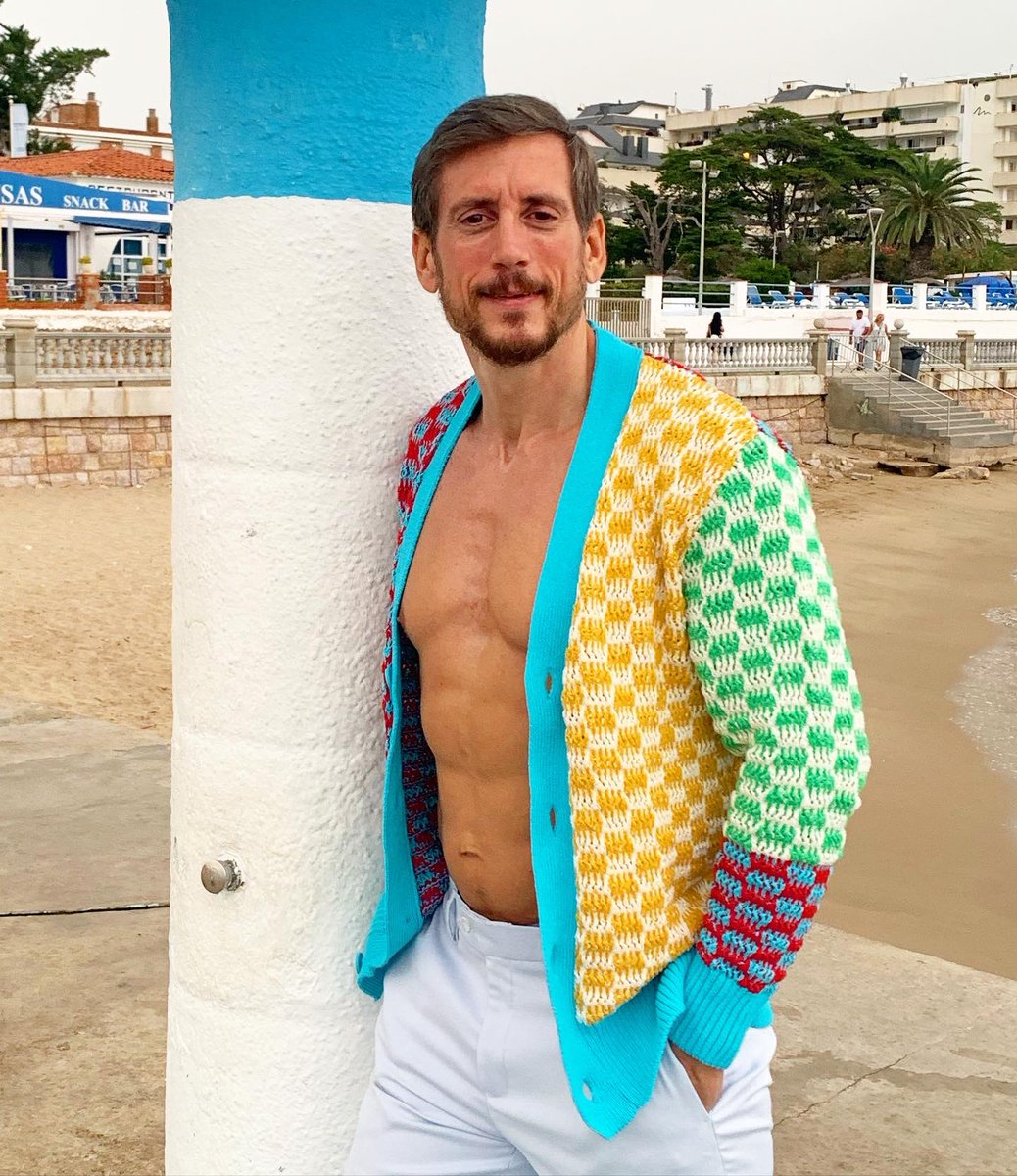 rubensanchezmon's tweet photo. Cuando brilla el sol 🌞 todo es perfecto, pero cuando está nublado ⛅️ sorteamos los baches que nos encontramos en nuestro camino, dejando atrás todo lo malo que pueda o intente interferir…
Reflexión de un apasionado ❤️🥰
#artista #actor #teatro #cine #television #supervivientes https://t.co/qyFY32wHLD