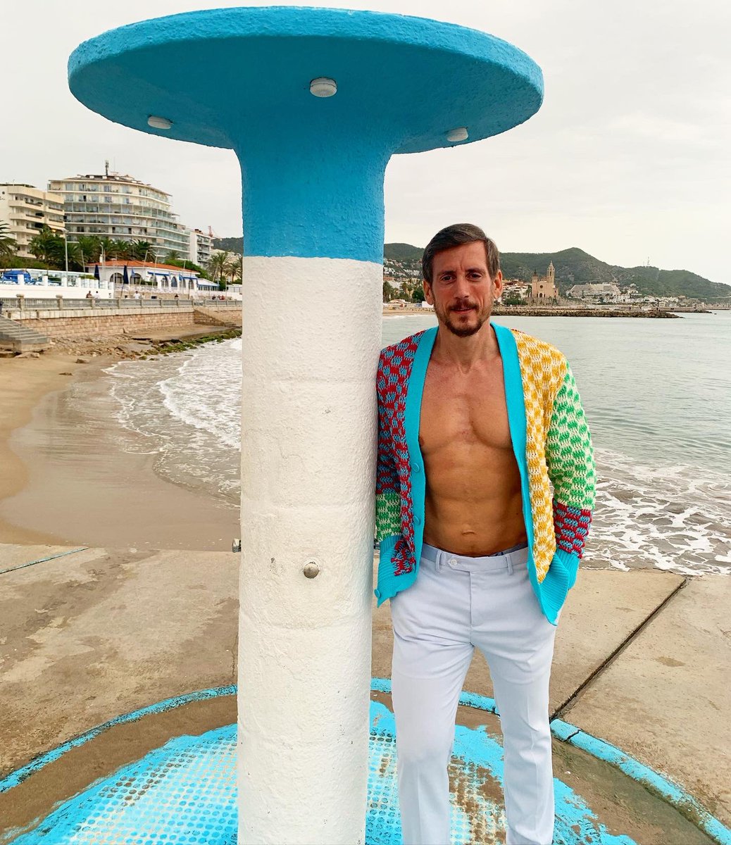 rubensanchezmon's tweet photo. Cuando brilla el sol 🌞 todo es perfecto, pero cuando está nublado ⛅️ sorteamos los baches que nos encontramos en nuestro camino, dejando atrás todo lo malo que pueda o intente interferir…
Reflexión de un apasionado ❤️🥰
#artista #actor #teatro #cine #television #supervivientes https://t.co/qyFY32wHLD