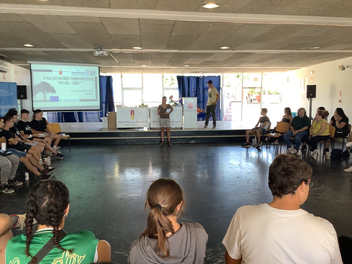 JuventudSJavier's tweet photo. @CazallaIntercultural El proyecto #DialGo enmarcado en @EUErasmusPlus de @mundojovenRM dentro del #diálogoEstructurado acerca de las demandas de la juventud a los políticos. Este finde encuentro en @AlberguesREAJ #Calarreona:Jóvenes y técnicos de diez municipios. https://t.co/f67IjeXxUy