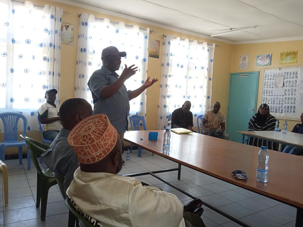 FMF_Kenya's tweet photo. As we came to the closure of our workshop yesterday, @FMF_Kenya was blessed to have the presence of Embakasi subcounty Peace committee chairperson Mr. Thomas, who reiterated that justice and truth are the bedrock of peace. 
#buildingcohesion 
#Peace 
@NCIC_Kenya @KenyaYwca https://t.co/S44H87mxdn