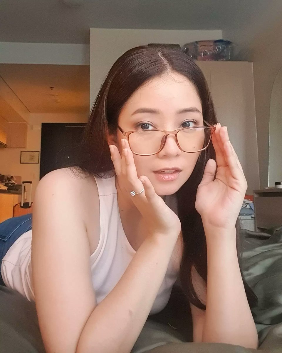 ceejtheday's tweet image. Still getting used to my "new face" 👓  #signsofaging

But apart from getting glasses, so much has changed since I turned 30 earlier this year! Am I getting older? Yes. Do I also feel young? Yes. And I'm learning how those can coexist. Every stage in life has its own joy 💖