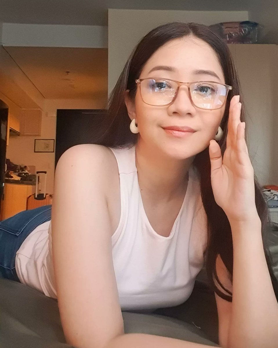 ceejtheday's tweet image. Still getting used to my "new face" 👓  #signsofaging

But apart from getting glasses, so much has changed since I turned 30 earlier this year! Am I getting older? Yes. Do I also feel young? Yes. And I'm learning how those can coexist. Every stage in life has its own joy 💖