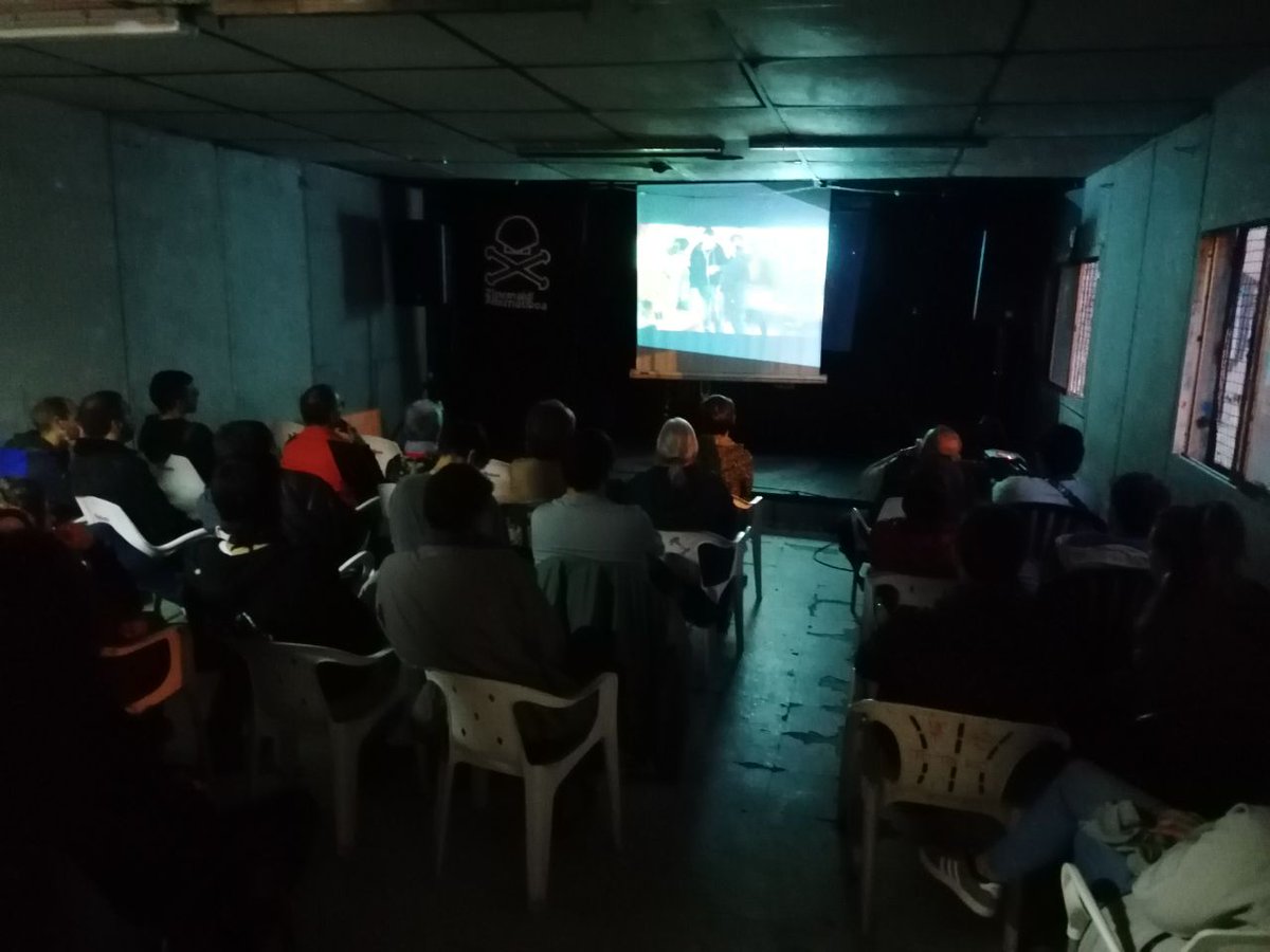 ZinemaldiAlter's tweet photo. Eguraldia medio atzoko proiekzioa @letaman barruan egin behar izan genuen, baina dena primeran joan zen eta oso gustora egon ginen. 

Mila esker Pitu eta Aitor atzoko saioan parte hartu eta Mikel Zabalzaren karua hobeto ezagutzen laguntzeagatik. 

@NonDagoMikel
@MikelZabalzaHE https://t.co/VTQh6RuVjV