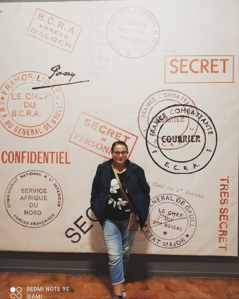ami2ro's tweet photo. Documenting future stories #monparis #servicesecret #domedesinvalides #crimewriting https://t.co/2dT30P9MFU